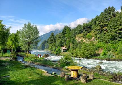 Srinagar–Gulmarg–Pahalgam Scenic Tour
