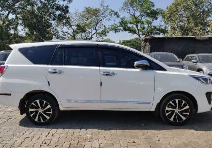 Innova Crysta Cabs