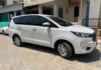 Innova Crysta Cabs